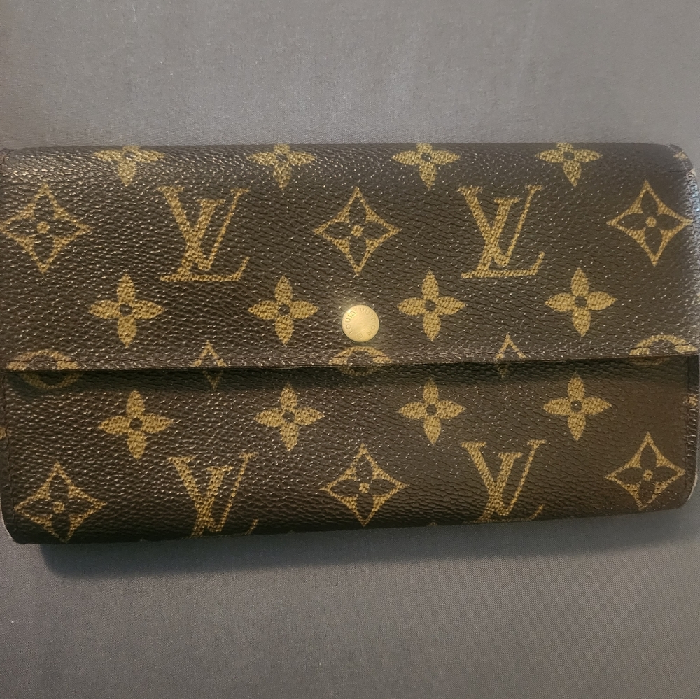Authentic Louis Vuitton Monogram Wallet